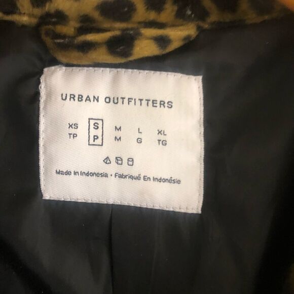 Urban outfitters cheetah print jacket button neck size S - Picture 3 of 6